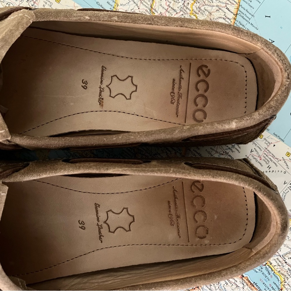 Ecco tassel driving moccasins size 39. - Picture 2 of 5